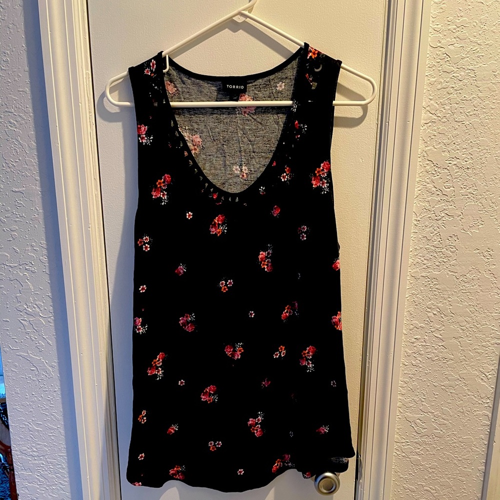 Black rose tank top